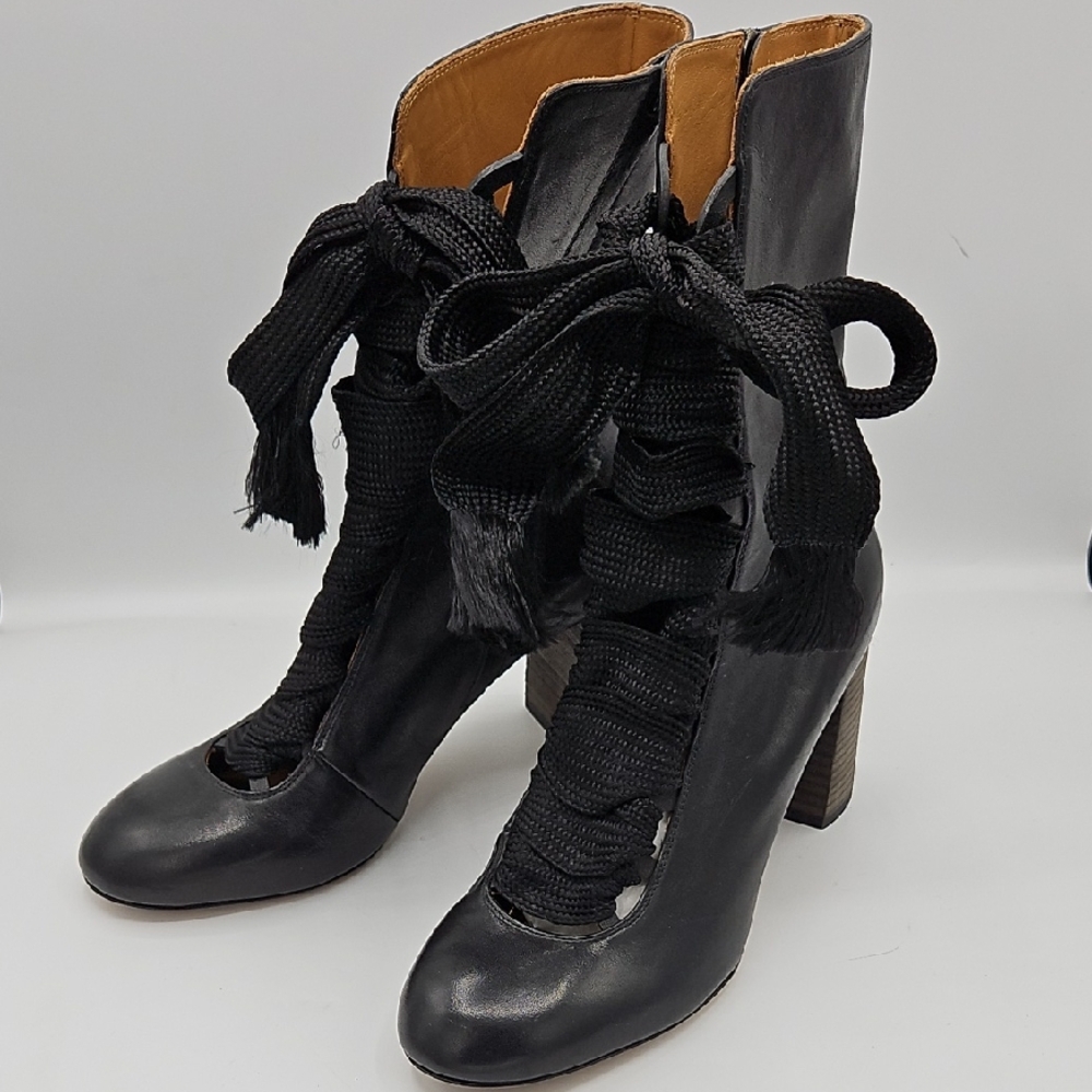 Elegant Black Lace-Up Women's Boots